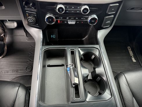 Used 2023 Ford F150 XLT image 41