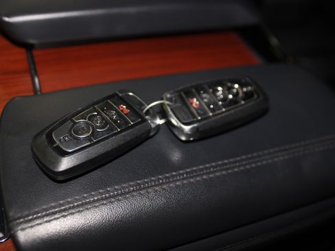 Used 2023 Lincoln Navigator 4WD Reserve image 47