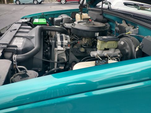 Used 1994 Chevrolet Silverado 1500 2WD Regular Cab image 8