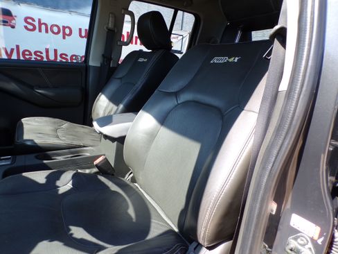Used 2013 Nissan Frontier PRO-4X image 6