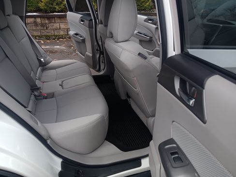 Used 2011 Subaru Forester 2.5X Premium image 17