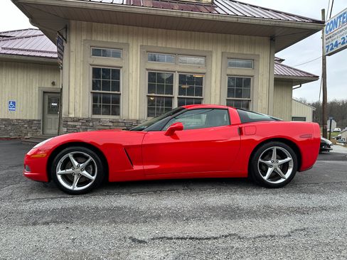 Used 2013 Chevrolet Corvette image 2
