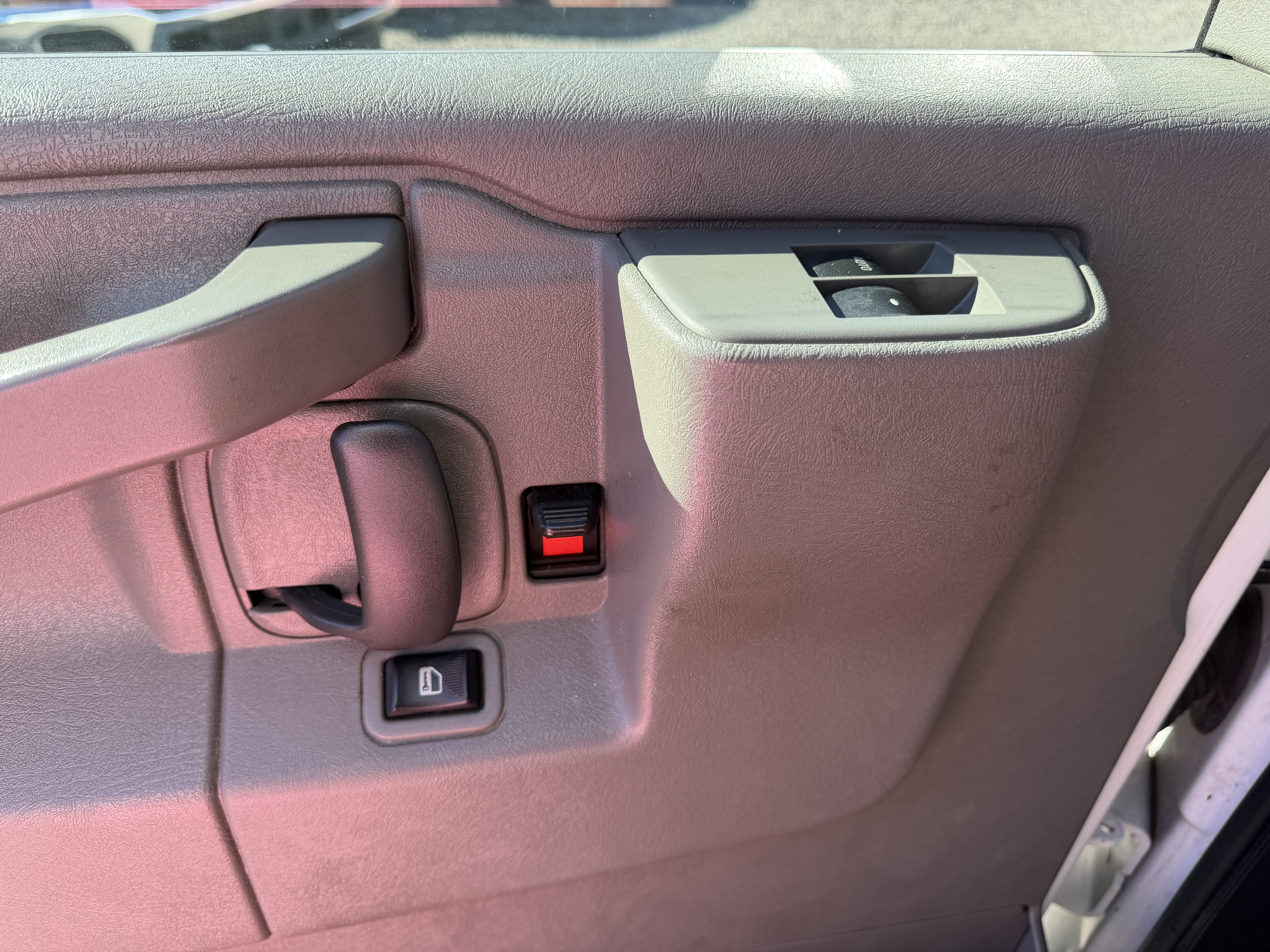 Used 2021 Chevrolet Express 3500 UNAVAIL RWD image 13