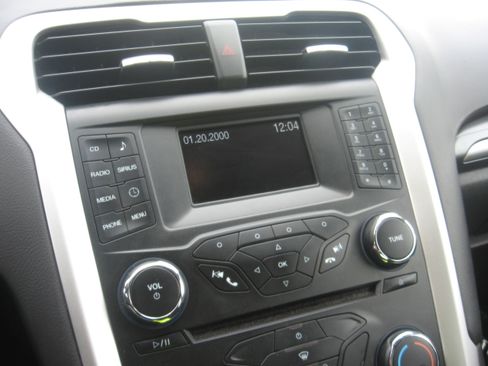 Used 2014 Ford Fusion SE image 11