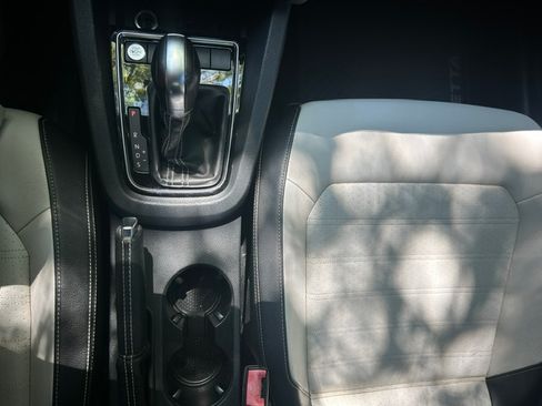 Used 2016 Volkswagen Jetta Sport Sedan FWD image 17