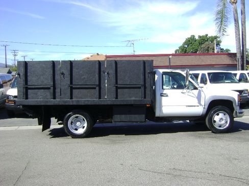 Used 2002 Chevrolet Silverado 3500 image 2