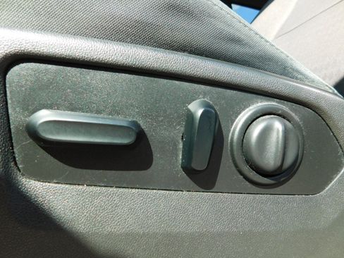 Used 2019 Chevrolet Silverado 1500 LT image 10