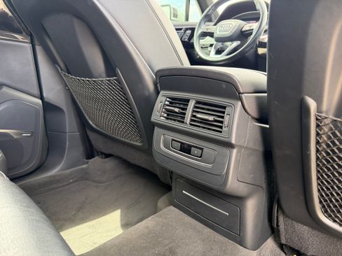 Used 2017 Audi Q7 3.0T Premium Plus AWD/4WD image 30