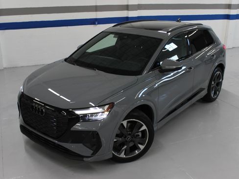 Used 2024 Audi Q4 e-tron quattro Premium Plus AWD/4WD image 4