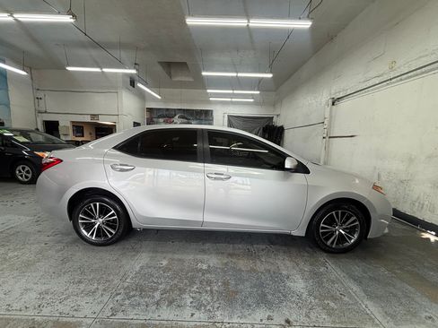 Used 2016 Toyota Corolla LE image 3