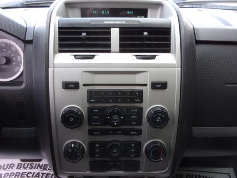 Used 2009 Ford Escape XLT image 10
