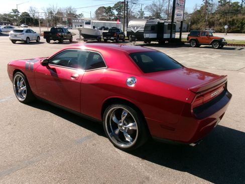 Used 2010 Dodge Challenger R/T image 21