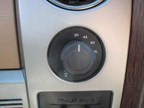 Used 2013 Ford F150 Lariat image 4