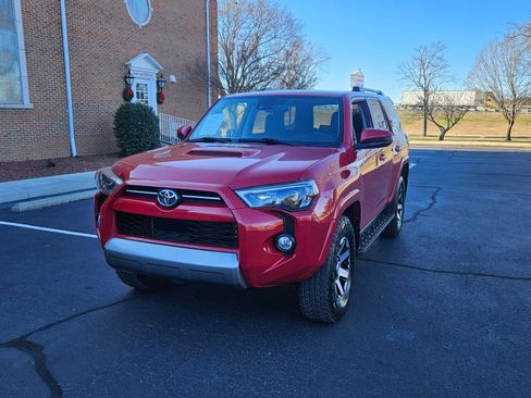 Used 2020 Toyota 4Runner image 1