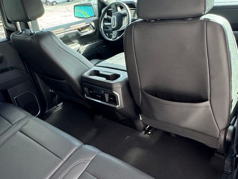 Used 2024 GMC Sierra 1500 Elevation image 13