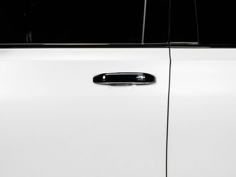 Used 2023 Cadillac Escalade V image 11