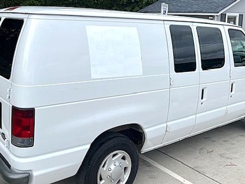 Used 2012 Ford E-150 and Econoline 150 XL image 10