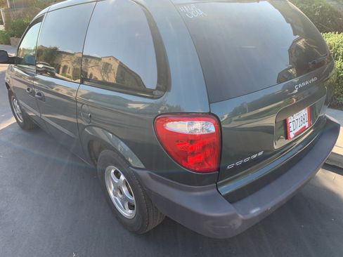 Used 2002 Dodge Caravan SE FWD image 2