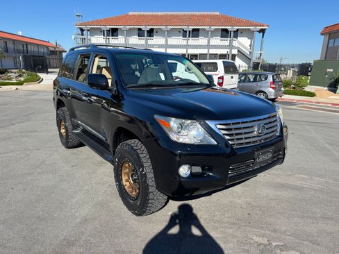 Used 2010 Lexus LX 570 image 15