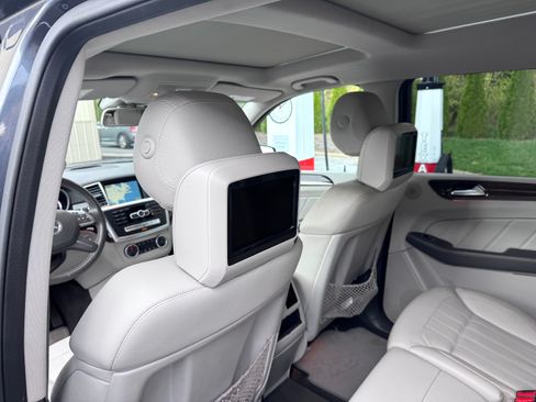 Used 2015 Mercedes-Benz GL 450 image 17