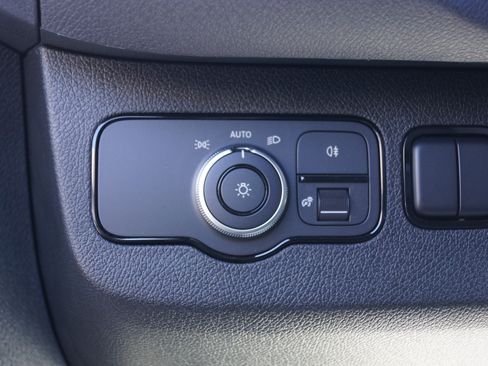 Used 2025 Mercedes-Benz Sprinter 2500 image 11