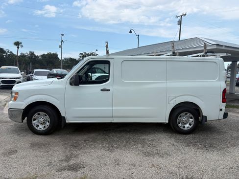 Used 2017 Nissan NV 2500 RWD image 10