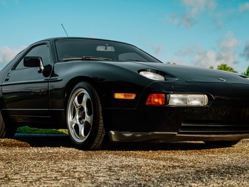 Used 1991 Porsche 928 GT image 4