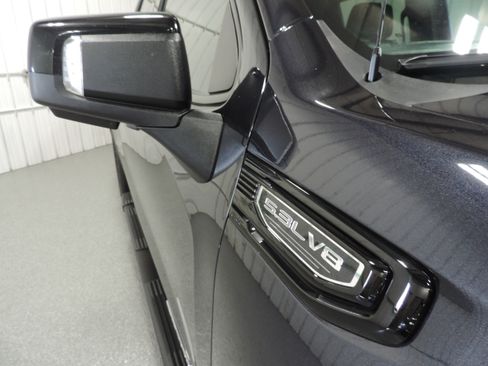 Used 2023 GMC Sierra 1500 4WD Crew Cab Elevation image 15