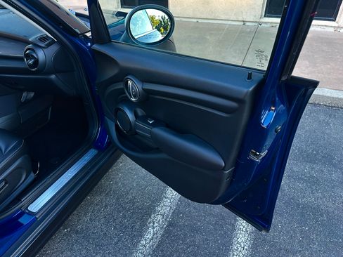 Used 2017 MINI Cooper 4-Door Hardtop FWD image 16