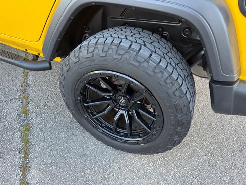 Used 2019 Jeep Wrangler 4WD Unlimited Sport image 58