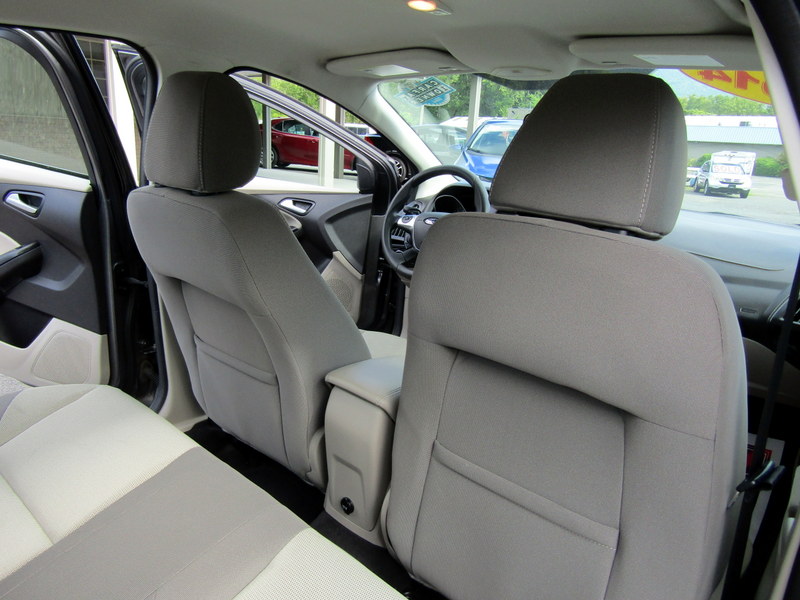 Used 2014 Ford Focus SE Sedan FWD image 22