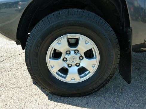 Used 2014 Toyota Tacoma SR5 image 18