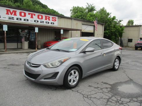 Used 2014 Hyundai Elantra SEL w/ Convenience Package FWD image 2