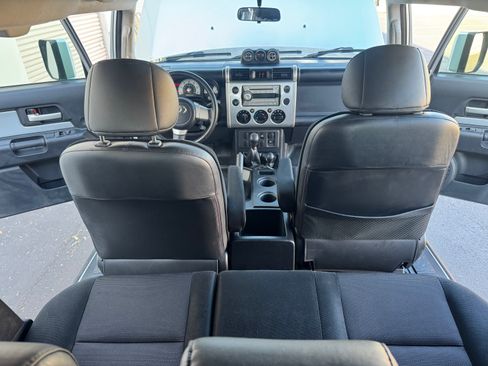 Used 2007 Toyota FJ Cruiser image 26