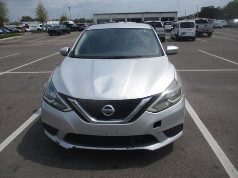 Used 2019 Nissan Sentra S image 7