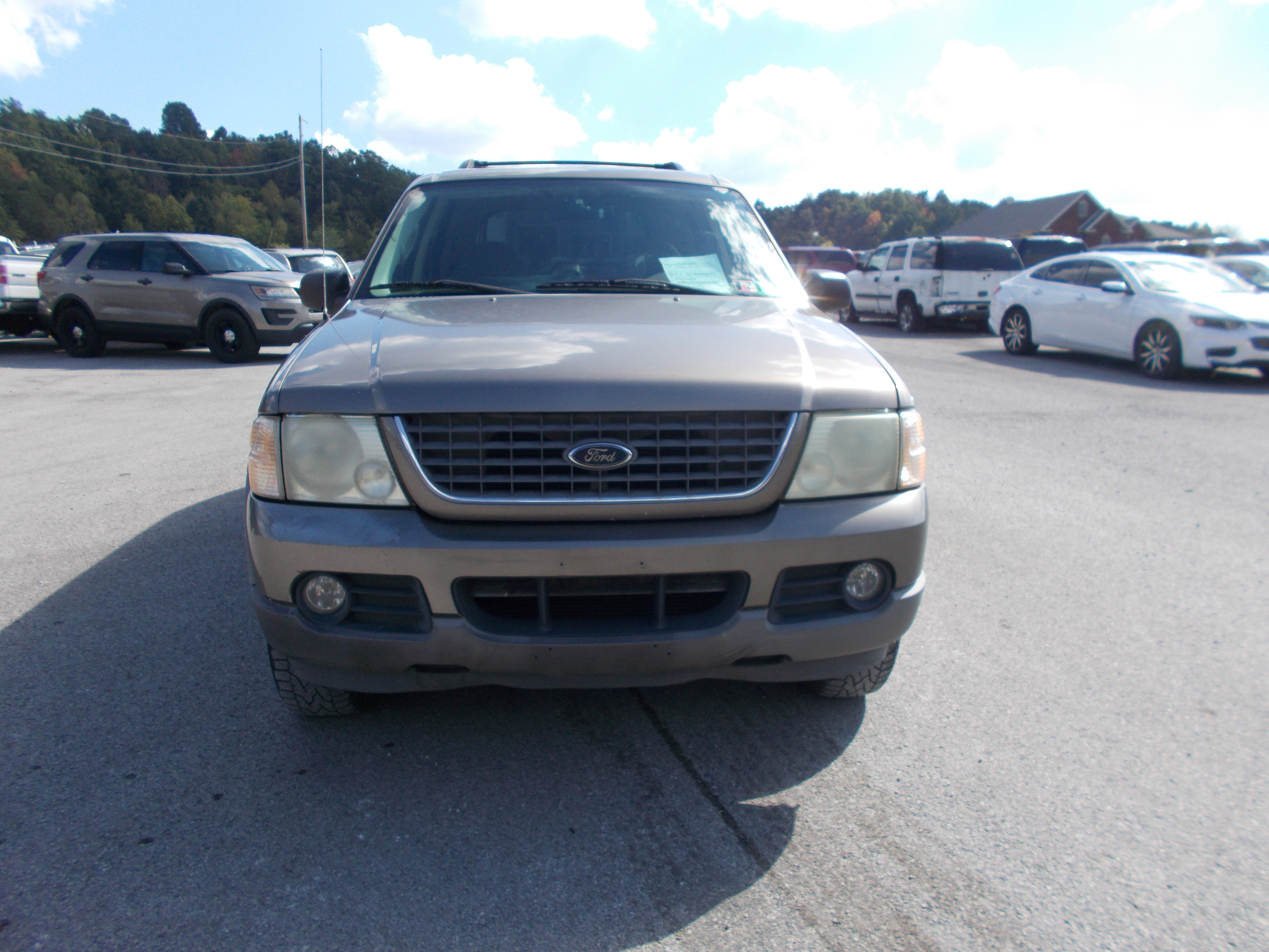 Used 2002 Ford Explorer 4WD XLT image 2