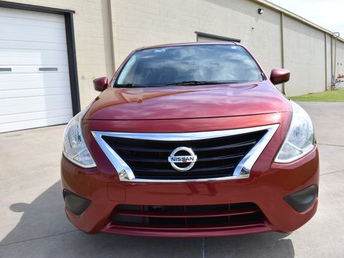 Used 2019 Nissan Versa SV FWD image 13