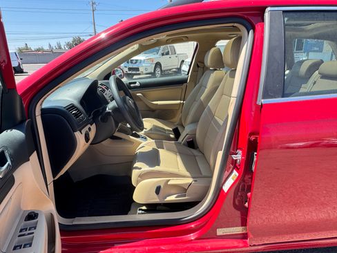 Used 2009 Volkswagen Jetta SE SportWagen FWD image 14