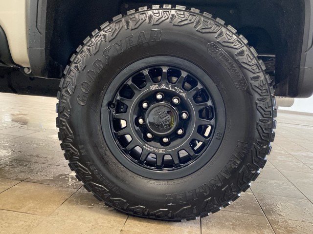 Used 2026 GMC Sierra 2500 AT4X AWD/4WD image 32