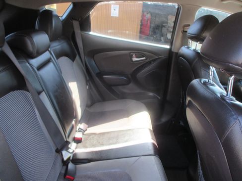 Used 2011 Hyundai Tucson 2WD image 11