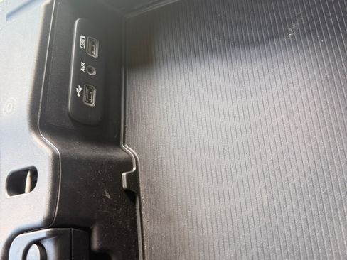 Used 2018 RAM 1500 2WD Quad Cab ST image 15