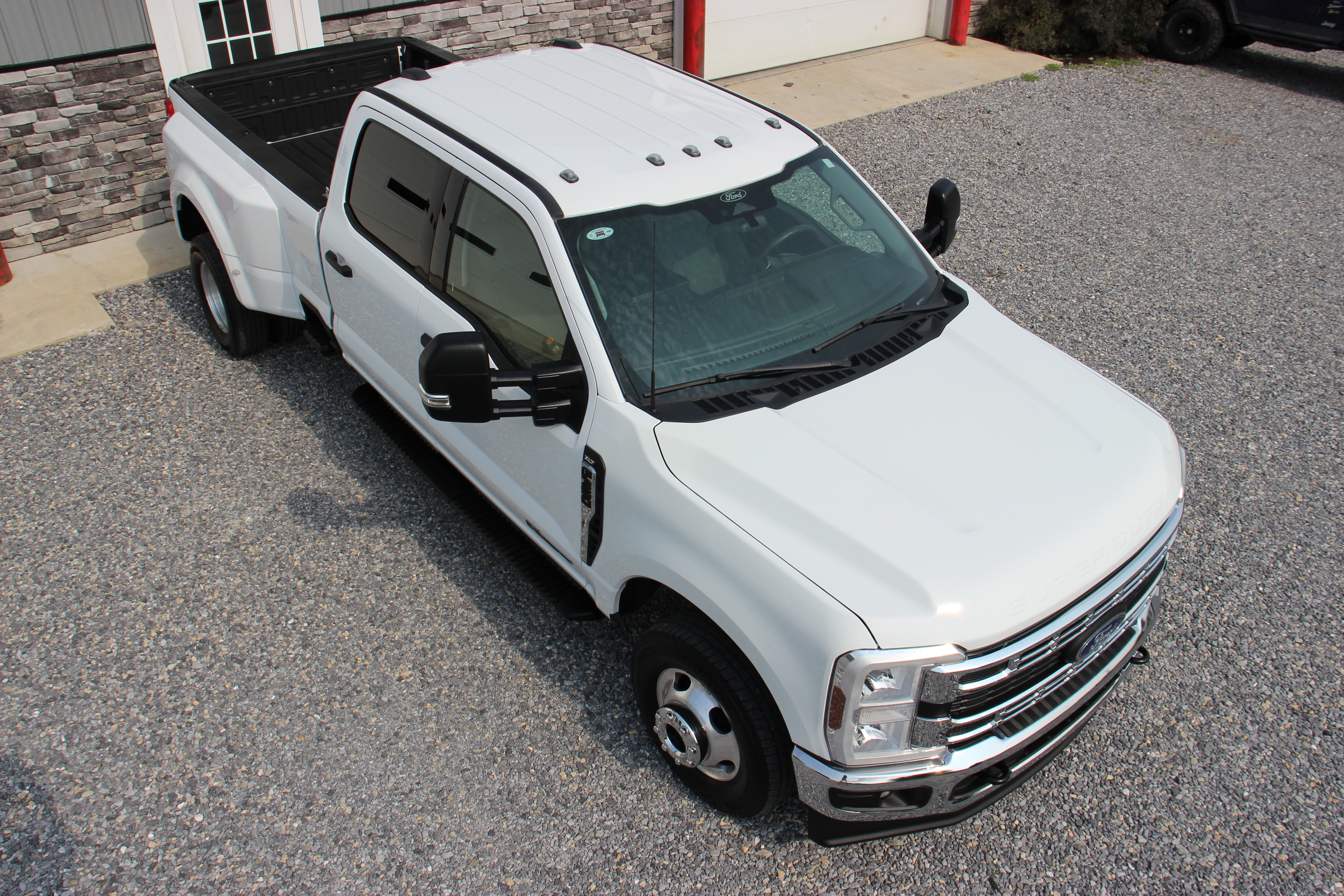 Used 2024 Ford F350 4x4 Crew Cab DRW Super Duty image 9