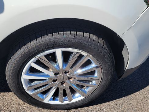 Used 2013 Lincoln MKX image 18