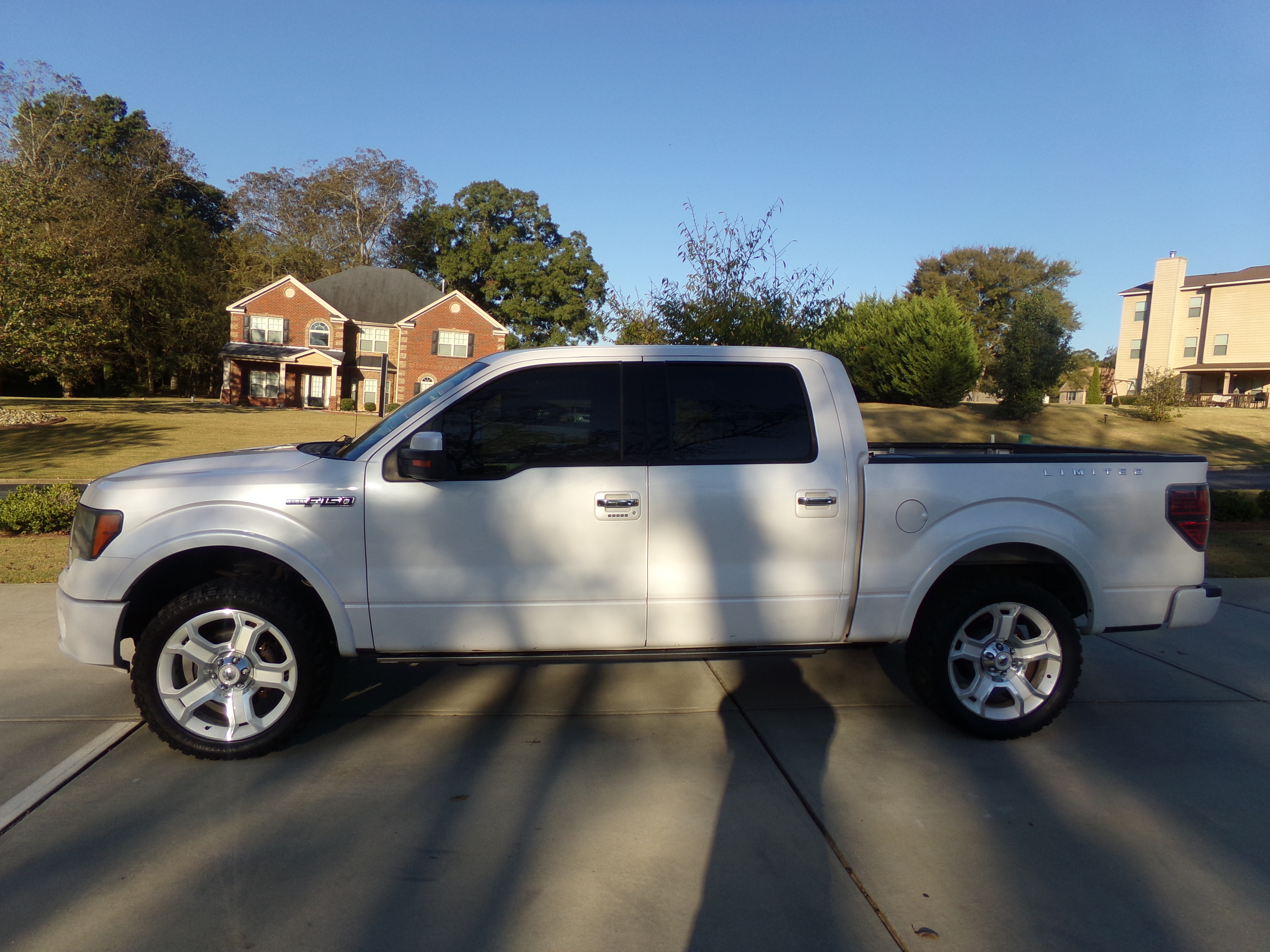 Used 2011 Ford F150 Lariat Limited AWD/4WD image 2