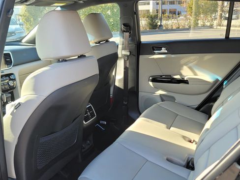 Used 2021 Kia Sportage S image 13