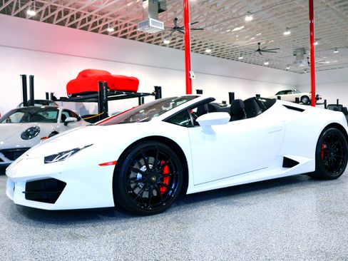 Used 2017 Lamborghini Huracan LP 580-2 image 1