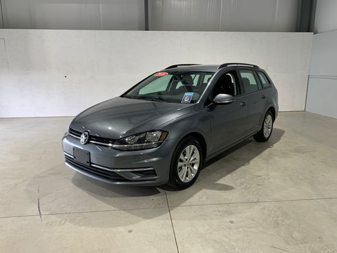 Used 2018 Volkswagen Golf Alltrack S image 3