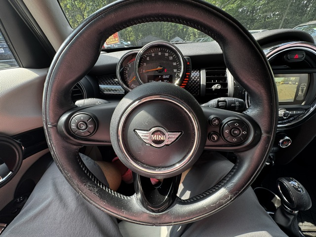 Used 2017 MINI Cooper S 4-Door Hardtop FWD image 23