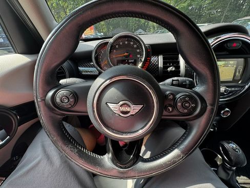 Used 2017 MINI Cooper S 4-Door Hardtop FWD image 23