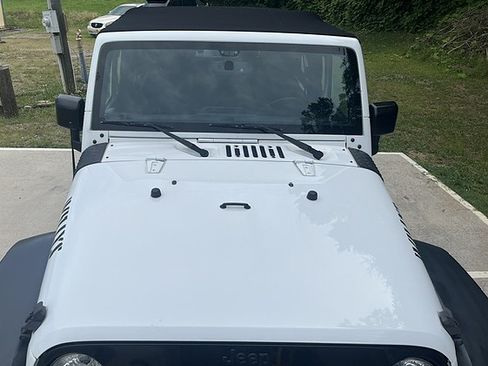 Used 2016 Jeep Wrangler 4WD Sport image 12
